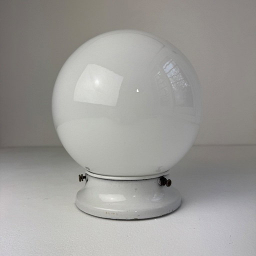 Lámpara de pared o de techo vintage de opalina