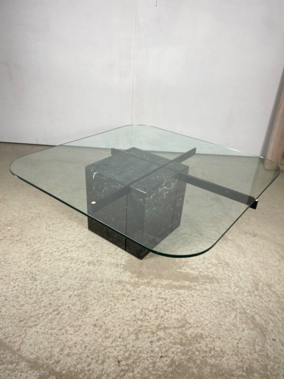 Image 1 of Couchtisch aus Marmor, italienisches Design aus den 1970er Jahren
