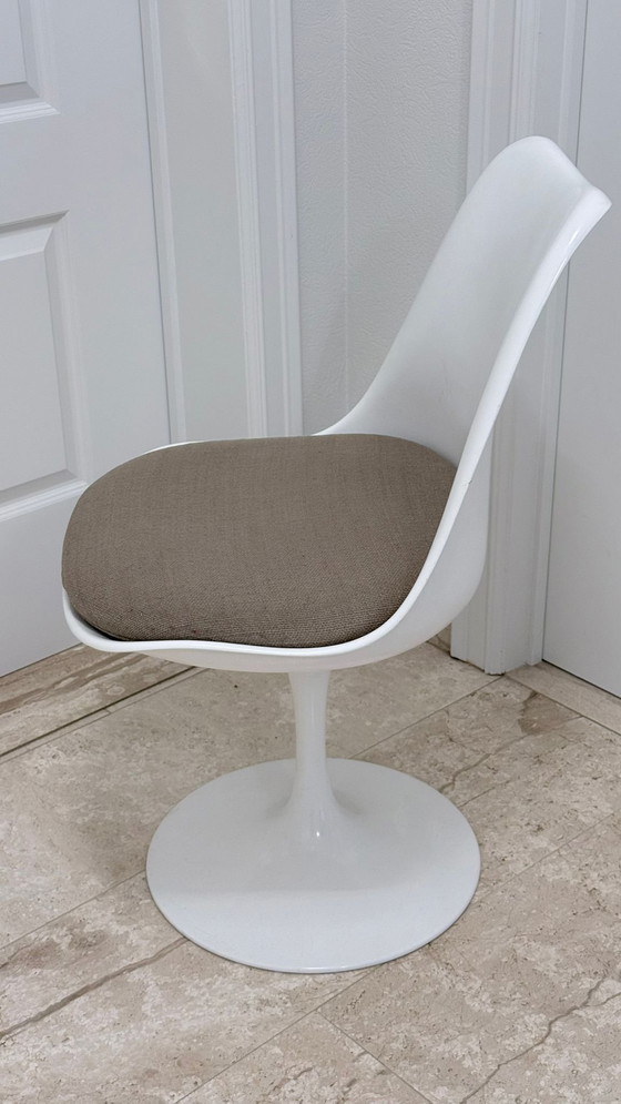 Image 1 of 3 Knoll Tulip stoelen Eero Saarinen origineel uit de 70’ies
