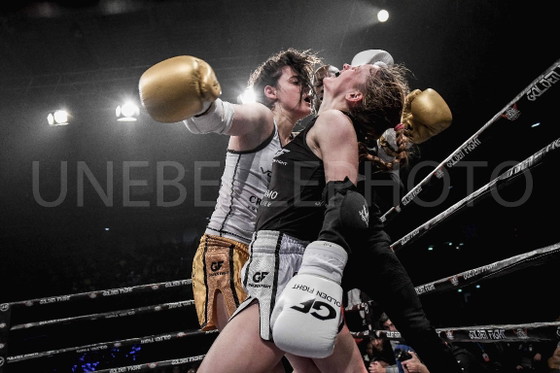 Image 1 of Foto stampata su plexiglass o alluminio / edizione limitata / Autografata / Incontro di boxe