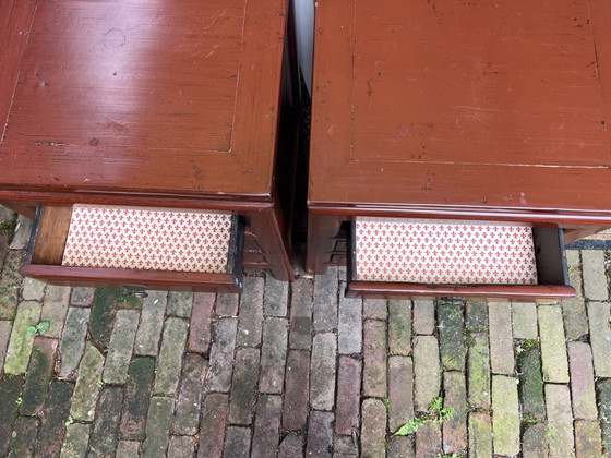 2 Tables de chevet chinoises rouge/brun avec 3 tiroirs/6 tiroirs au total – Accessoires de chambre, Wood (photo 3 of 5)