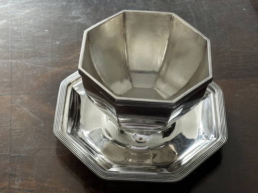 Sauce boat on silver plated metal tray Christofle Period 1930