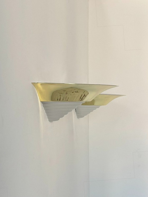Een paar vintage wandlampen van gegoten glas en messing, Frankrijk, 1970. (photo 4 of 6)