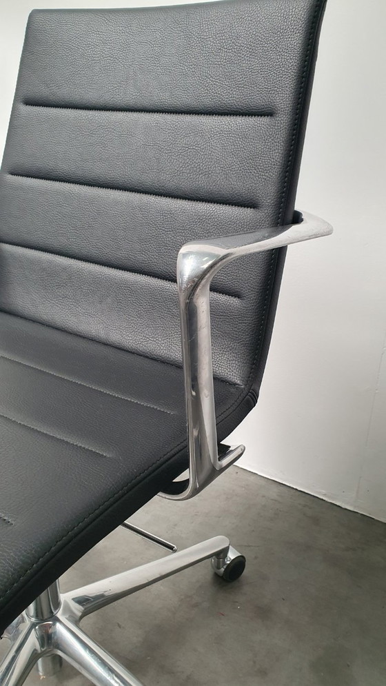 Image 1 of 4x Valea Elle 409 design office chair ICF wheels
