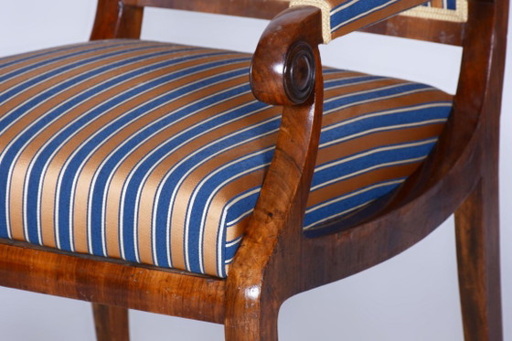 Gerestaureerde Biedermeier fauteuil, walnootfineer, sparrenhout, eikenhout, Tsjechisch, jaren 1830 – Textile (photo 11 of 11)