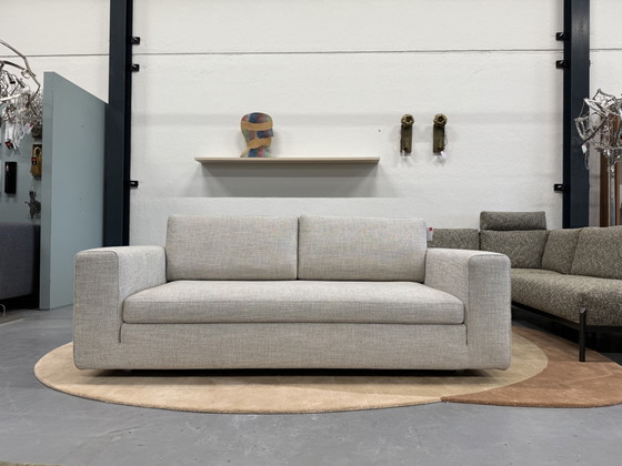 Image 1 of Divano Vilaz 3 posti in tessuto Amado, design on stock