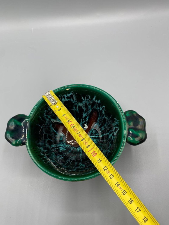 Ciotola con manico in ceramica artistica, smaltata, con decorazione a fiamma verde e marrone, Vallauris (photo 5 of 6)