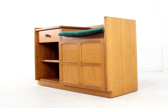 Image 1 of Parker Knoll gossip bench telefoonbankje halkastje