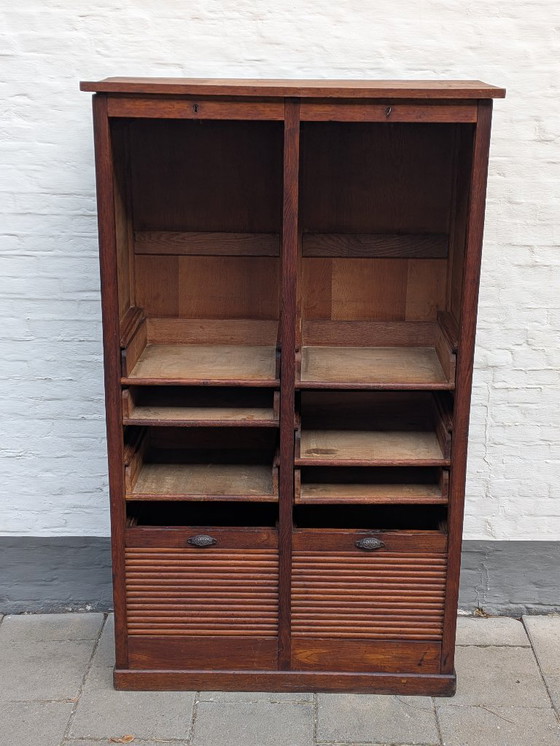 Image 1 of Mobile antico francese in rovere con doppia anta a serrandina - Armadio per archivio notarile (circa 1920)