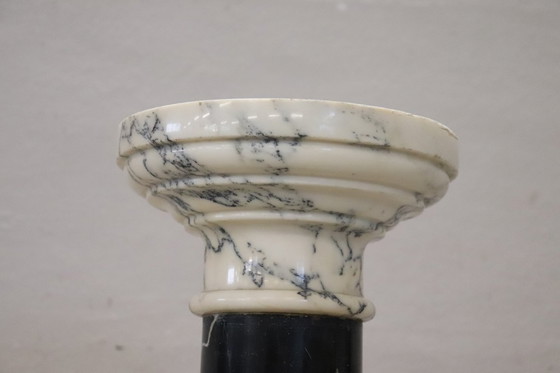 Image 1 of Antieke zuil in zwart en wit marmer, Italië eind 19e eeuw