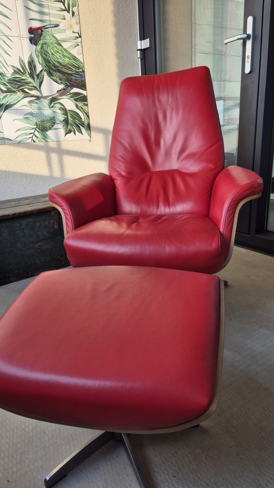 Image 1 of sillón reclinable rojo
