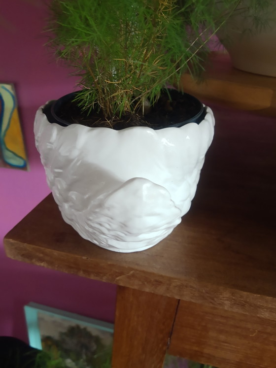 Ensemble de 2 magnifiques pots de fleurs en porcelaine blanche de style Mid-Century, en forme de cygne, de 2 (photo 7 of 14)
