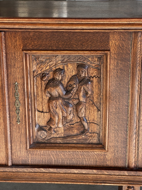 Gran aparador de roble tallado de estilo neorrenacentista, mediados del siglo XX. – Aparadores altos, Wood (photo 5 of 15)