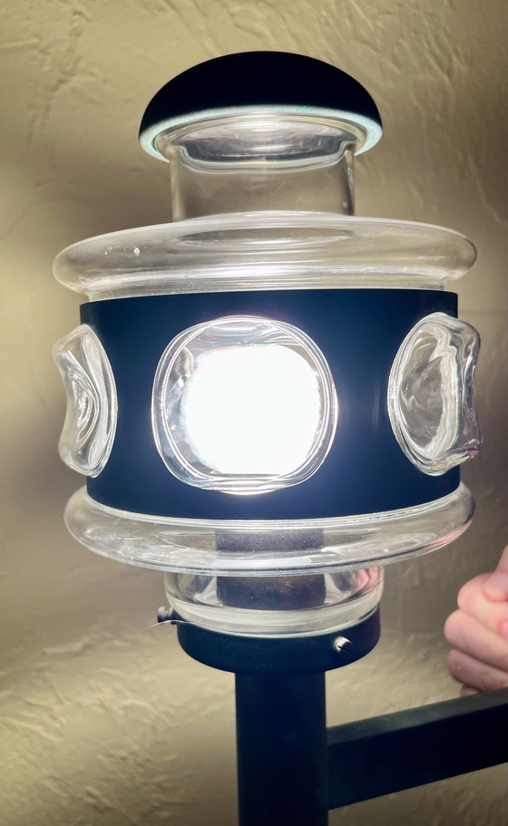 Image 1 of Esclusiva applique di metà secolo in ottone e vetro (ca. anni '70)