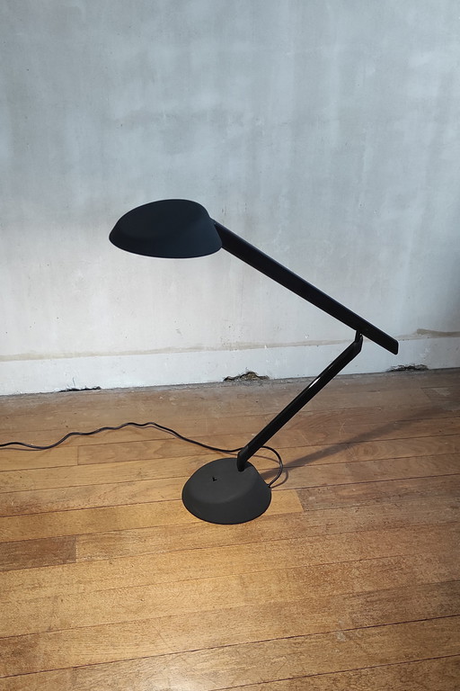 Lampada Lester di Vico Magistretti per Oluce