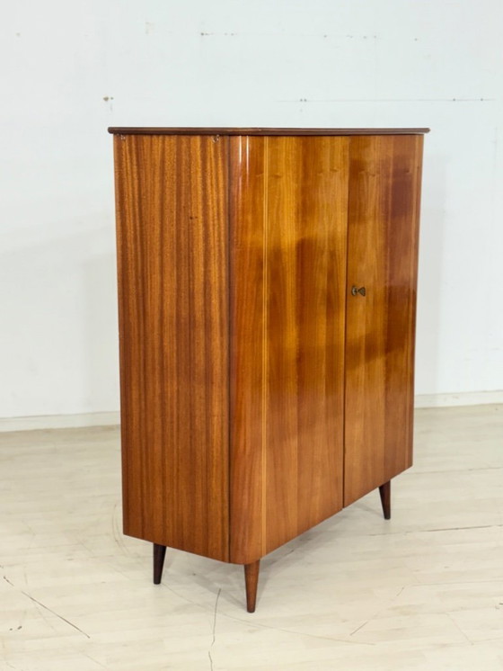 Image 1 of Linnenkast uit het midden van de vorige eeuw, houten kast, kledingkast, vintage