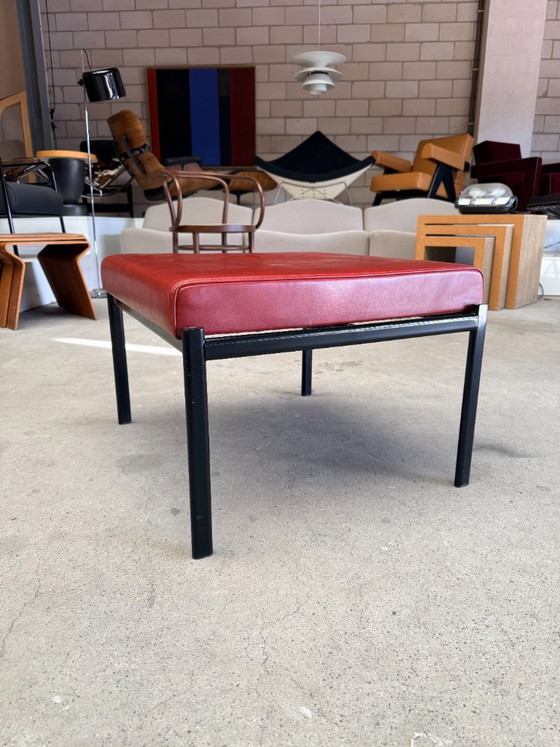 Artek Kiki Bank/Ottomane, Ilmari Tapiovaara – Hocker & Poufs, Leder, Metall (photo 7 of 8)