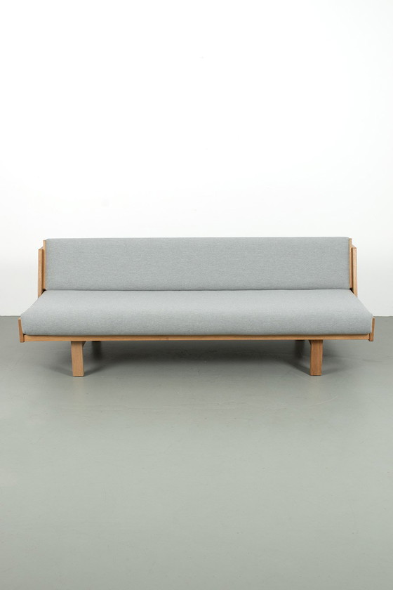 Image 1 of Canapé-lit Hans Wegner GE258, 2 exemplaires