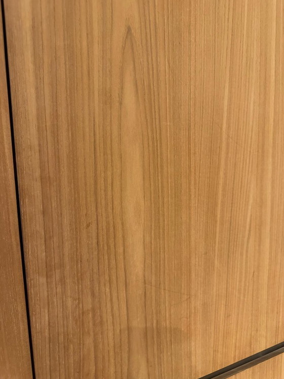 Image 1 of Wunderschöner Teakholz-Kleiderschrank