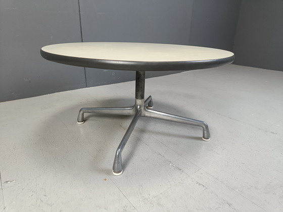 Image 1 of Table basse Eames pour Herman Miller, 1970S