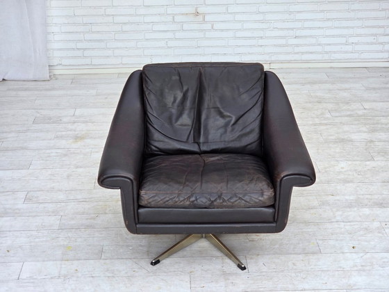 Image 1 of Deense draaibare fauteuil uit de jaren 60 van Aage Christensen, meubelleder.