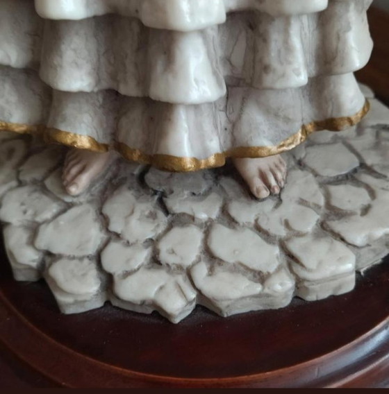 Image 1 of Estatua de la madre y el niño