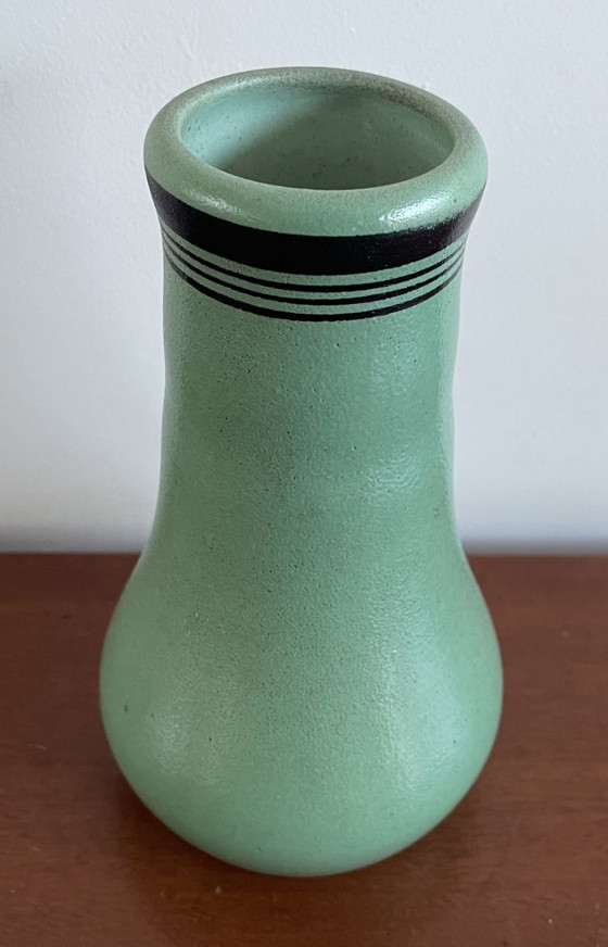 Image 1 of Art pottery factory Sint Lukas - Art deco turqoise vase model 100 with black piping