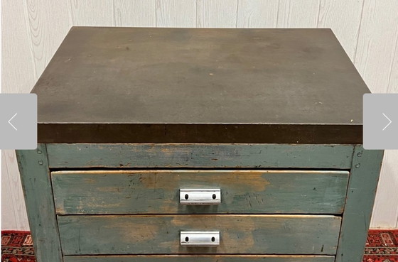 Image 1 of Gabinete de cajones