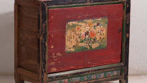 Credenza antica dipinta in legno di pino – Cina, circa 1930 – Credenze con vetrina (photo 3 of 40)