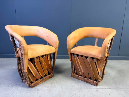 Juego de 2 sillas de comedor mexicanas Art Populaire vintage, década de 1970. – eetkamerstoelen, Leather (photo 2 of 11)