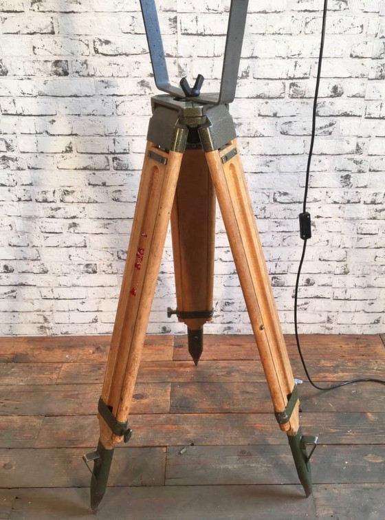 Image 1 of Grande faretto grigio vintage su treppiede in legno, anni '60