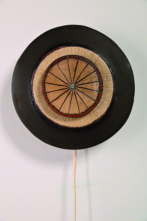 Elegante lampada da parete in ceramica danese