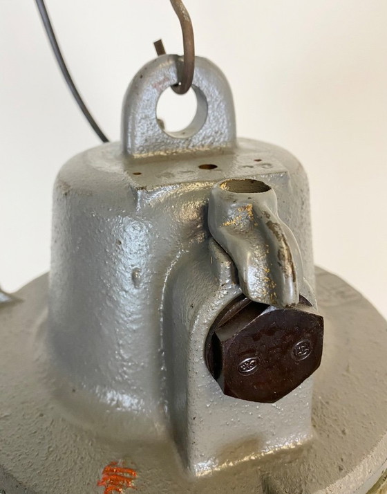 Image 1 of Suspension en fonte grise de style industriel, années 1960