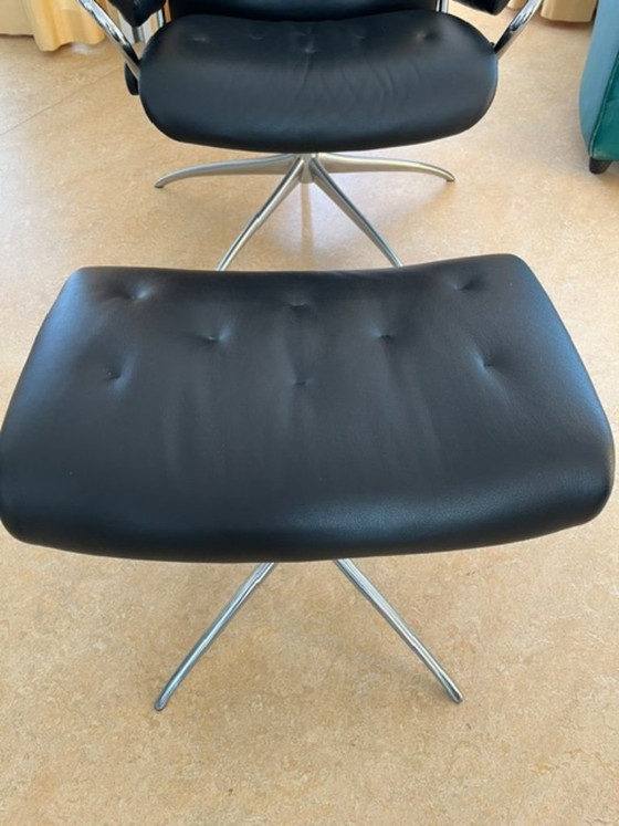 Stressless Metro M High Back adjustable recliner chair + ottoman in black leather (photo 7 of 10)