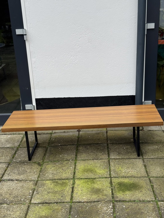 Image 1 of Tavolino da caffè impiallacciato in noce