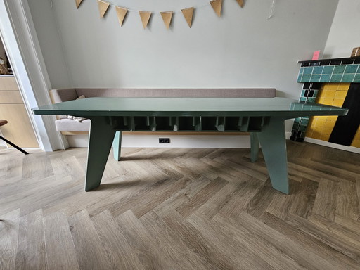 Crisis lattice table - high gloss painted