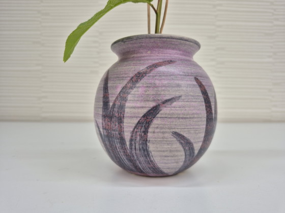 Image 1 of Vintage spherical vase/Ikebana Mobach Utrecht.