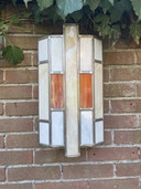 Wanddekoration aus Buntglas oder Wandlampe