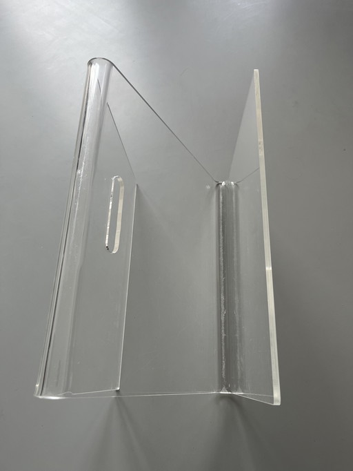 Pupitre/magasin en plexiglas