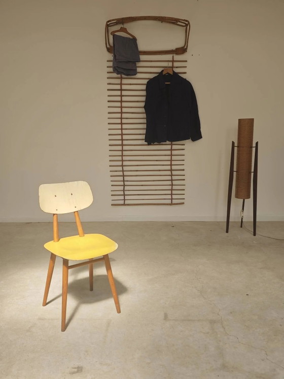 Gelber Holzstuhl TON Bystrice (Thonet) 1970 – Esszimmerstühle, Wood, Vintage (photo 10 of 11)