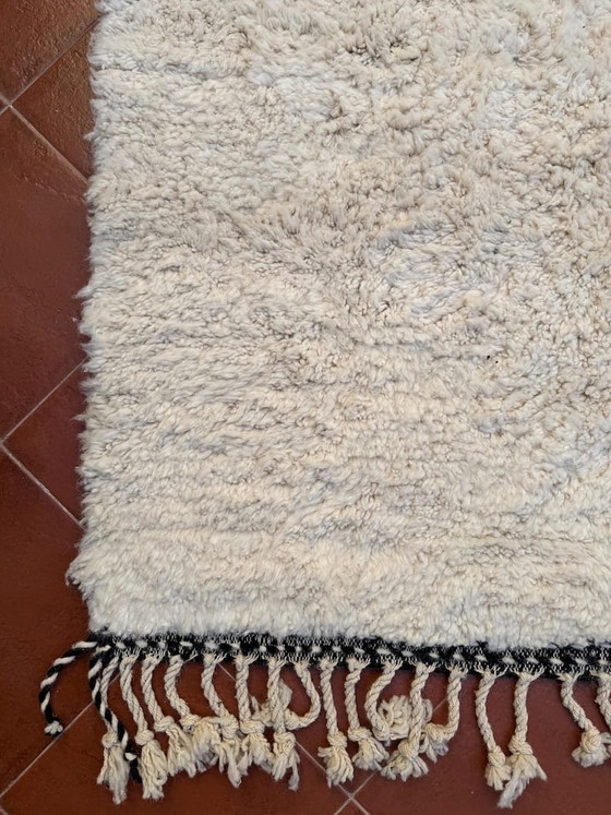 Tappeto berbero bianco in lana naturale, dimensioni 150/250 cm – Aime Té, Tappeti, Wool (photo 6 of 7)