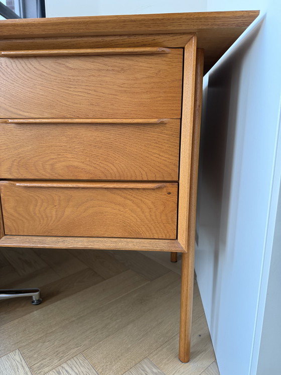 Image 1 of Wunderschöner Schreibtisch aus Holz – Made.com