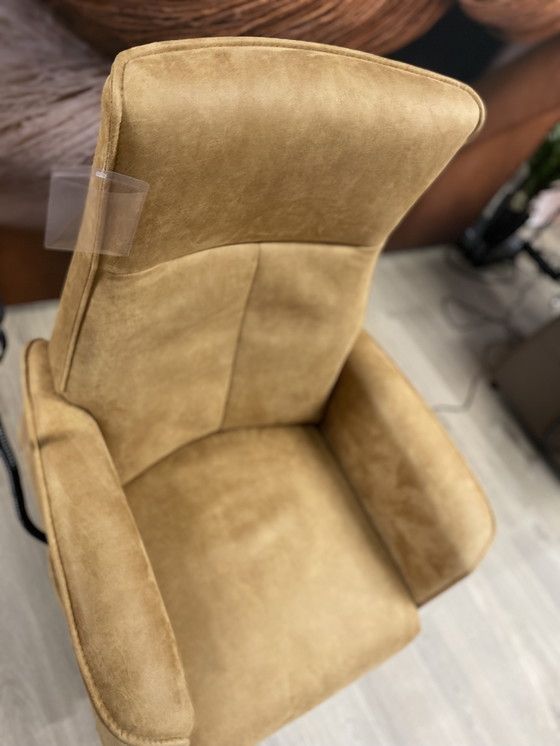 Image 1 of La poltrona reclinabile Future Celine M con supporto in piedi