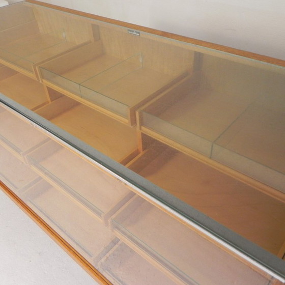 Image 1 of Mostrador/vitrina de exhibición de Ladenbau Brixius, 150 cm de largo, década de 1950.