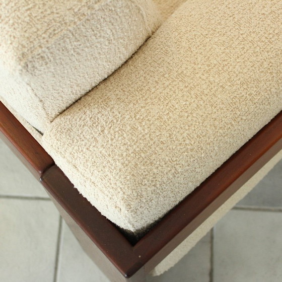 Image 1 of Canapé deux places « Bastiano » restauré en boucle blanc cassé et noyer par Afra et Tobia Scarpa pour Gavina, 1966