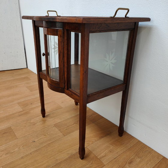 Image 1 of Meuble à thé/meuble d'appoint ancien avec plateau amovible.