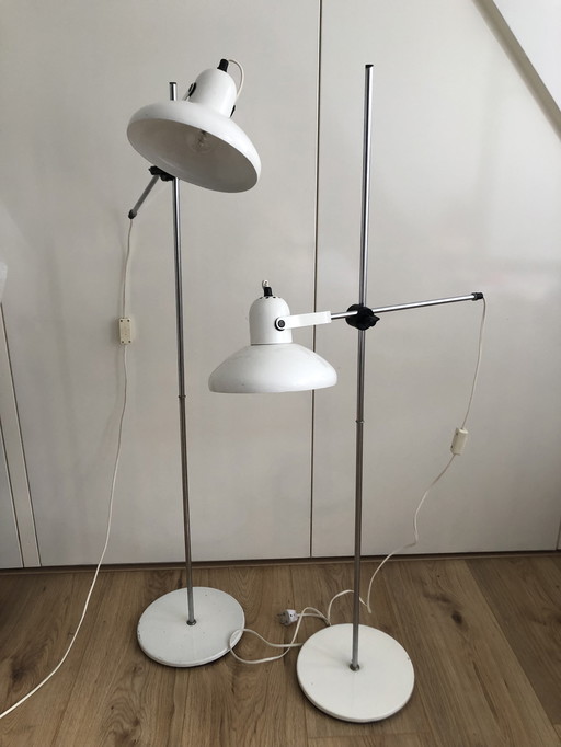 2 x vintage vloerlampen Anvia wit met gebruikssporen 