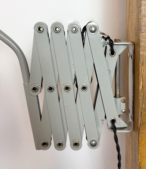 Image 1 of Grijze Duitse industriële schaarwandlamp van SIS, jaren 60.