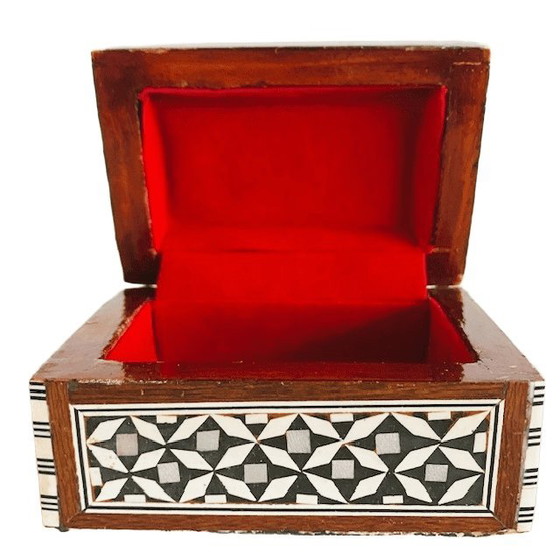 Image 1 of Vintage Khatam geometrische houten sieradendoos parelmoer inlegwerk hout 1970's