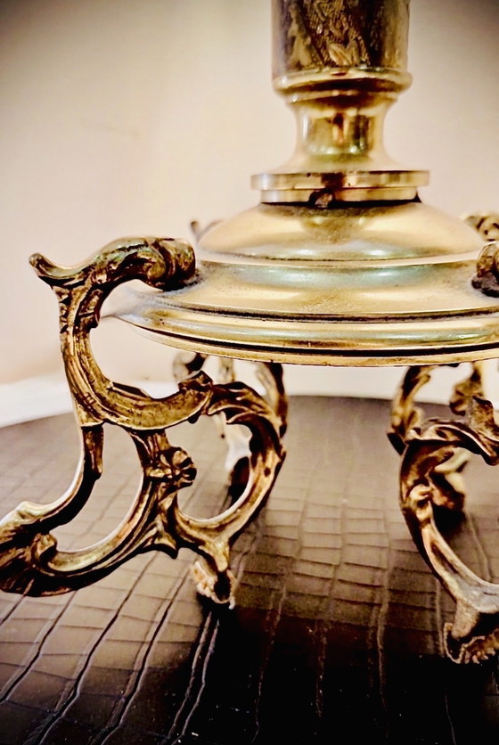 Image 1 of Antieke lamp van messing en gegraveerd glas – elegantie uit de Belle Époque.